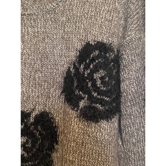 Women's Gray Cable & Gauge Fuzzy Black Rosette Sweater Size Small - Picture 3 of 9